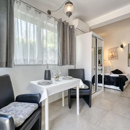 Nika By Interhome *