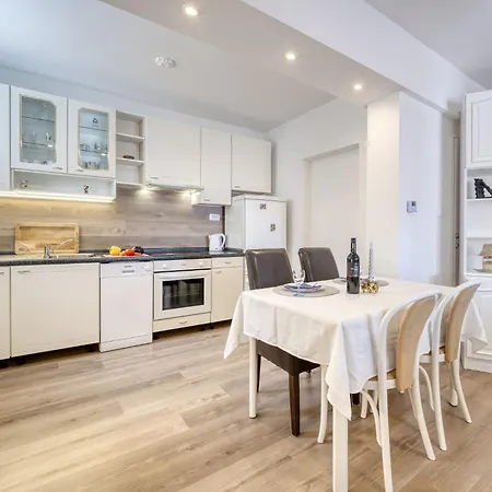 Nika By Interhome * Ičići